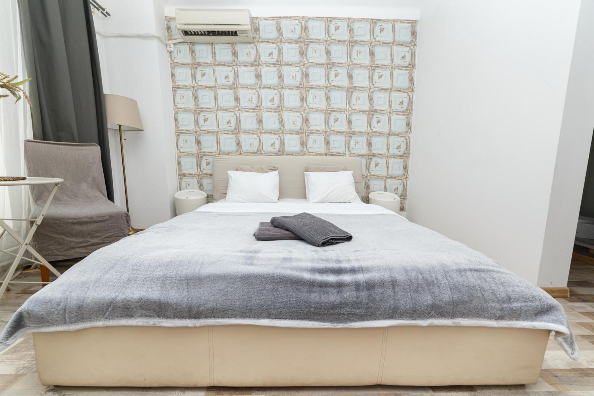 Color Apartments Blanari Street ブカレスト エクステリア 写真