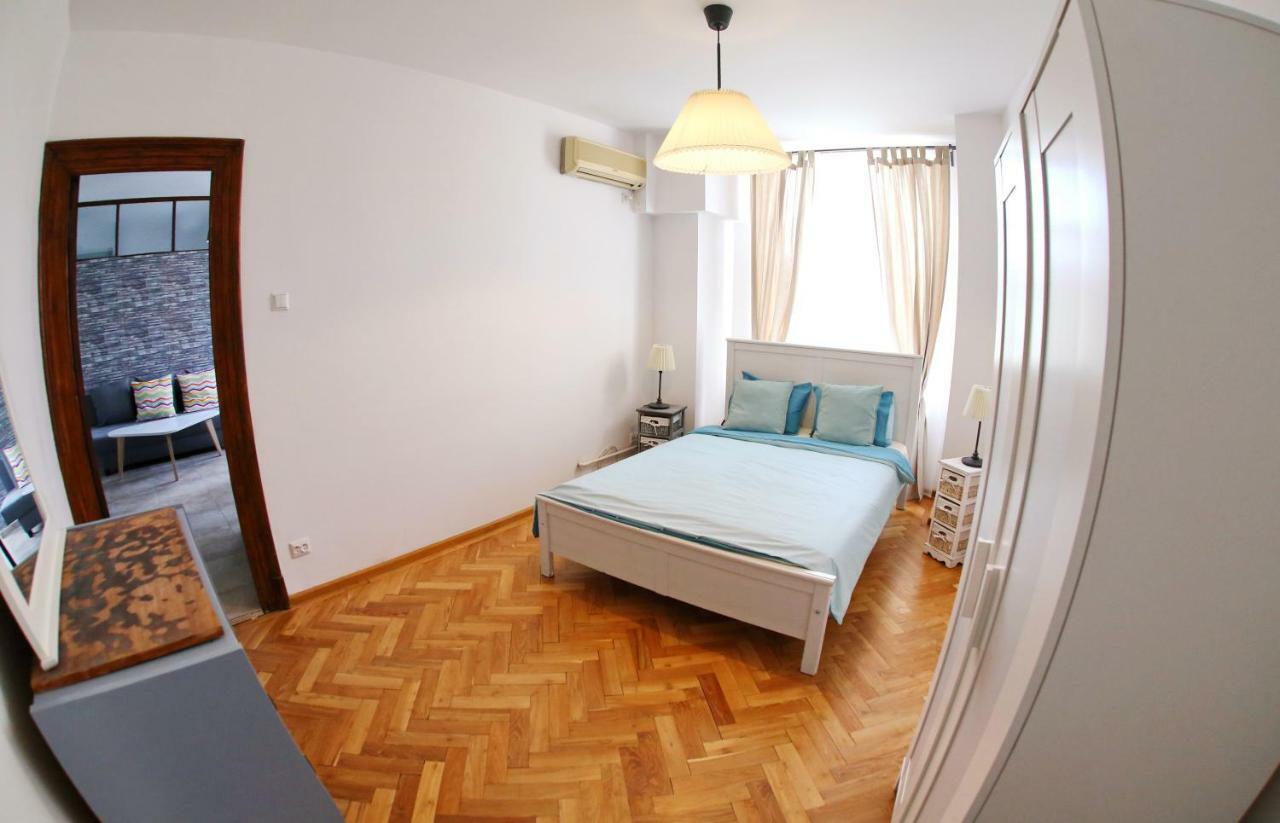 Color Apartments Blanari Street ブカレスト エクステリア 写真